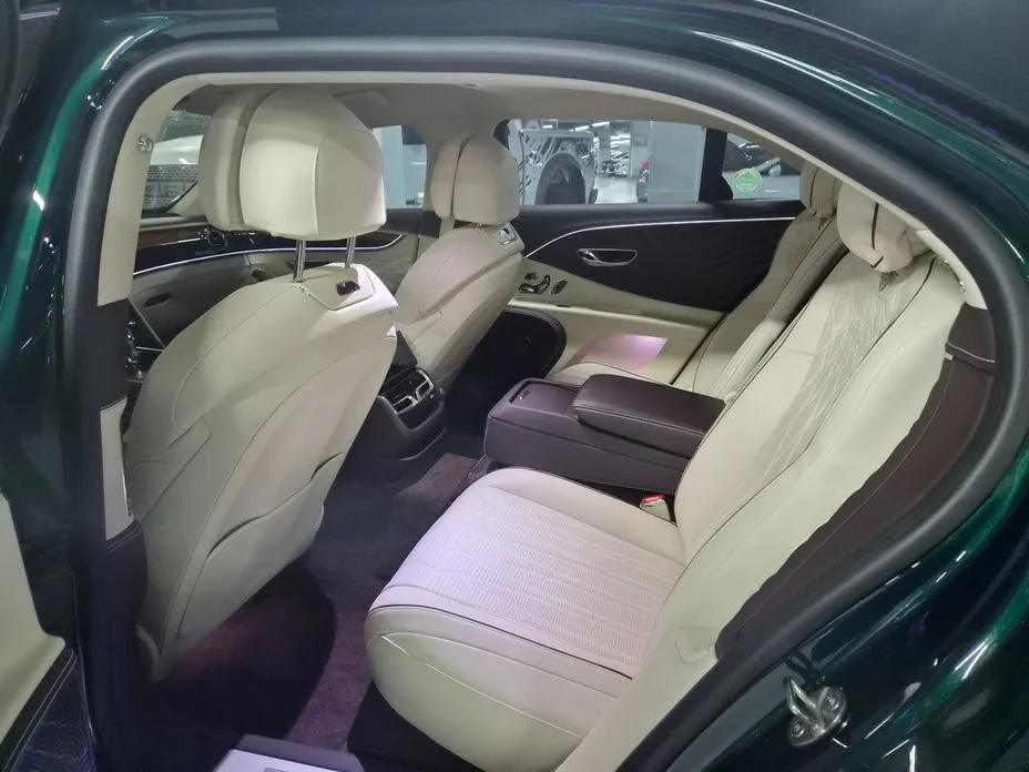 Bentley Flying Spur — фото 8