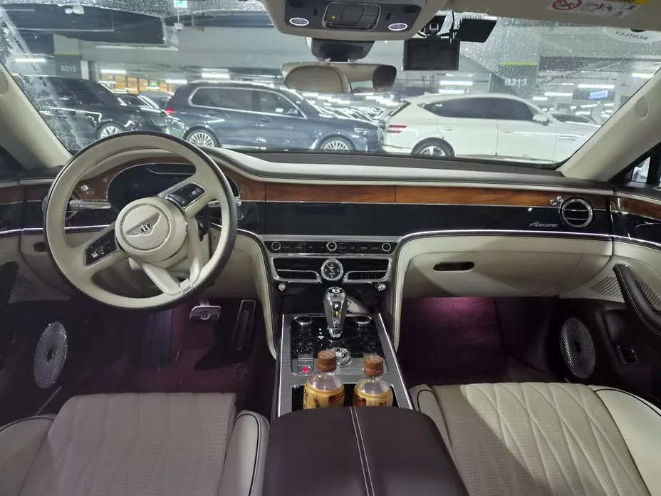 Bentley Flying Spur — фото 10