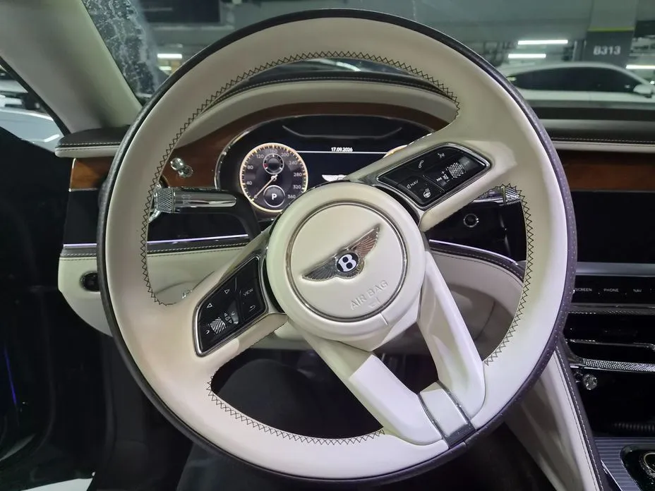 Bentley Flying Spur — фото 3