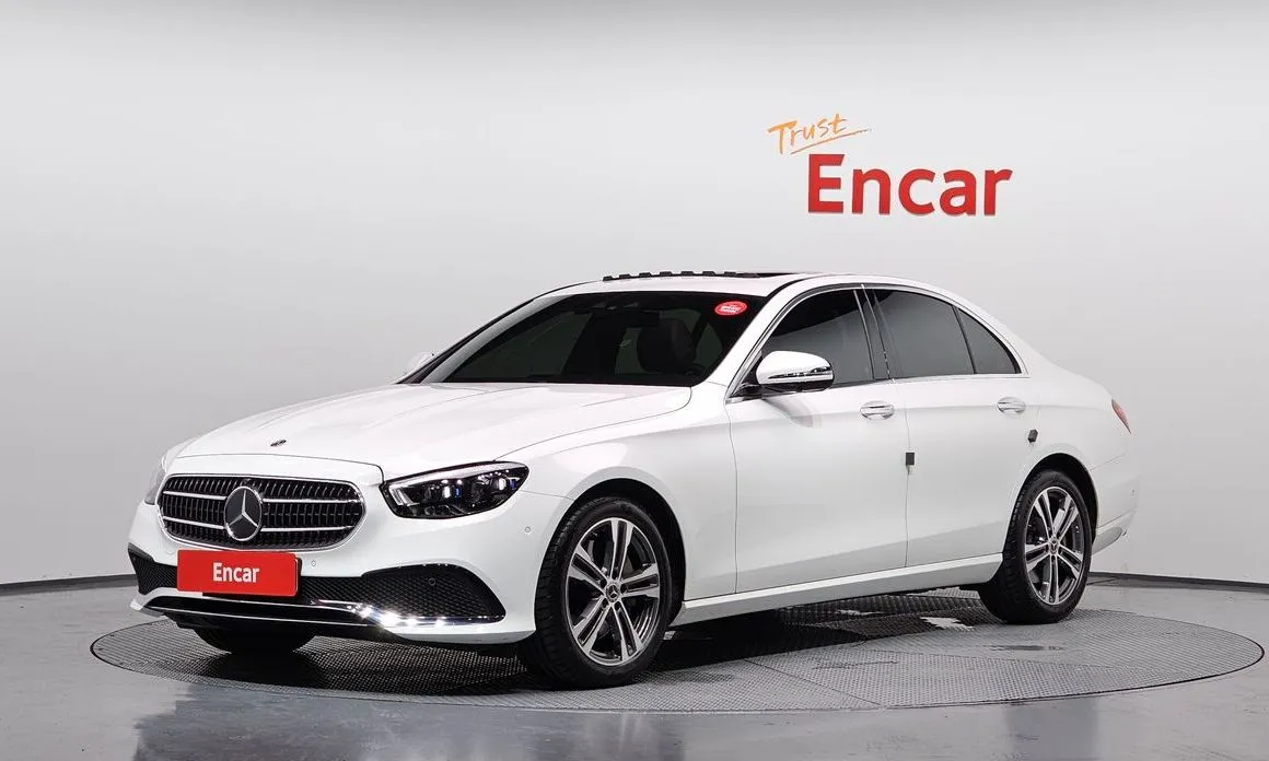 Mercedes-Benz E-Class — фото 1