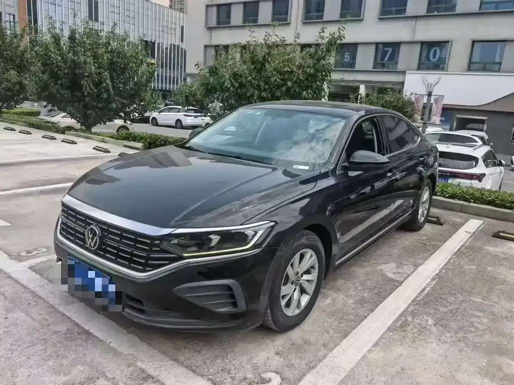Volkswagen Passat — фото 1