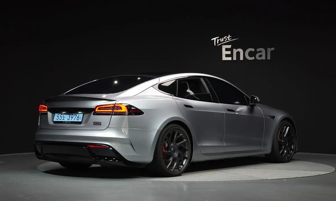 Tesla Model S — фото 4