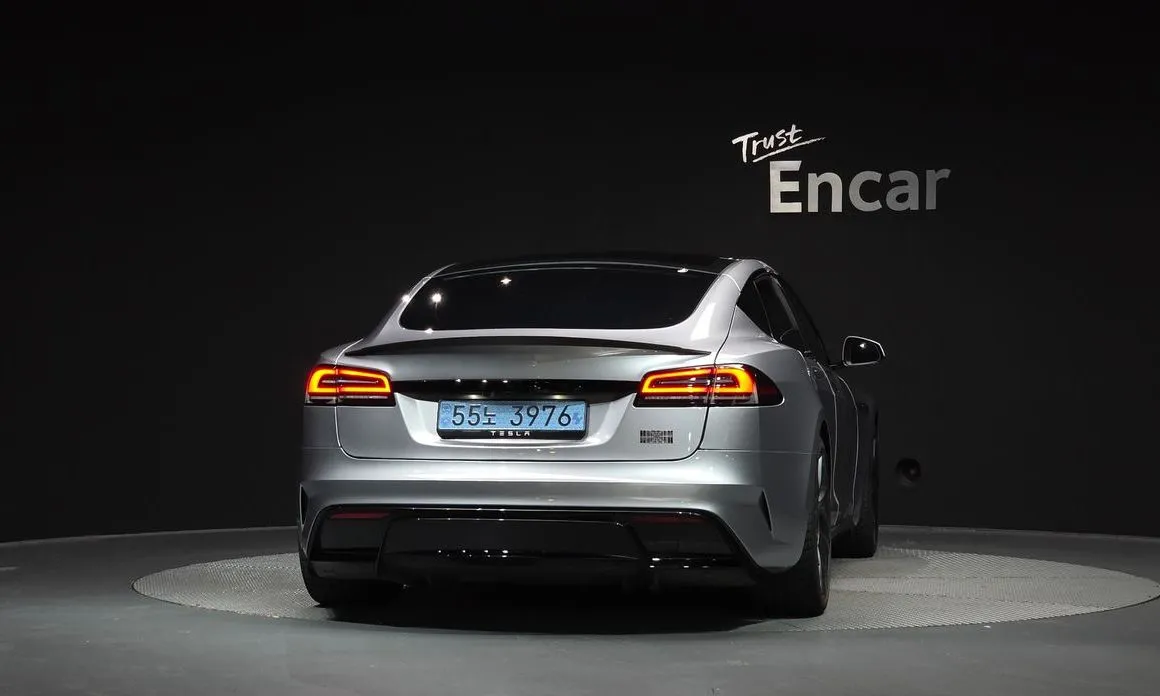 Tesla Model S — фото 5