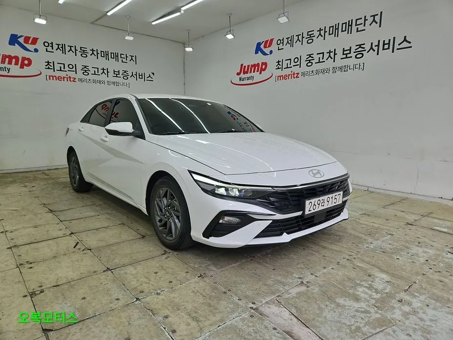 Hyundai AVANTE — фото 1