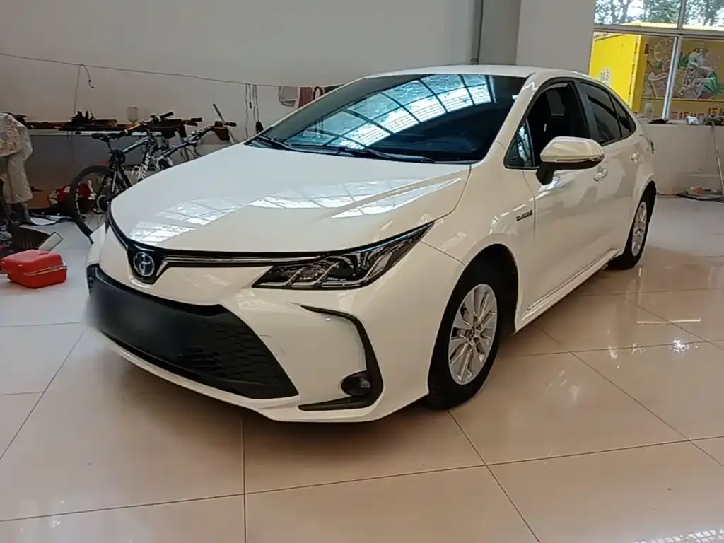 Toyota Corolla — фото 1