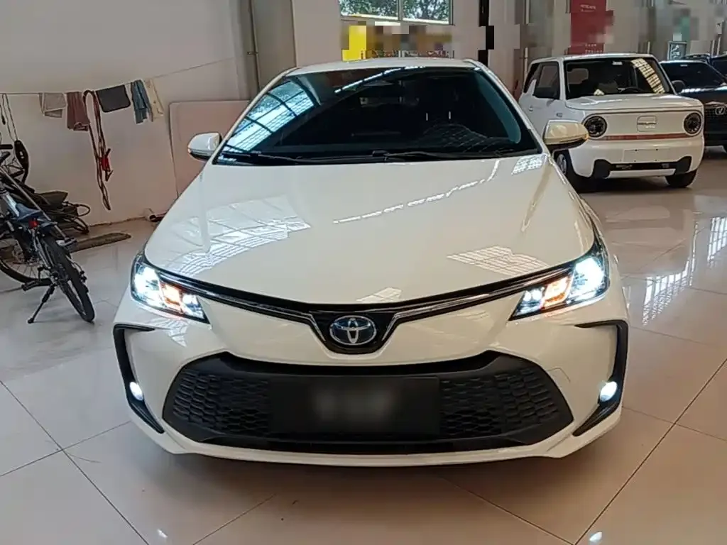 Toyota Corolla — фото 10