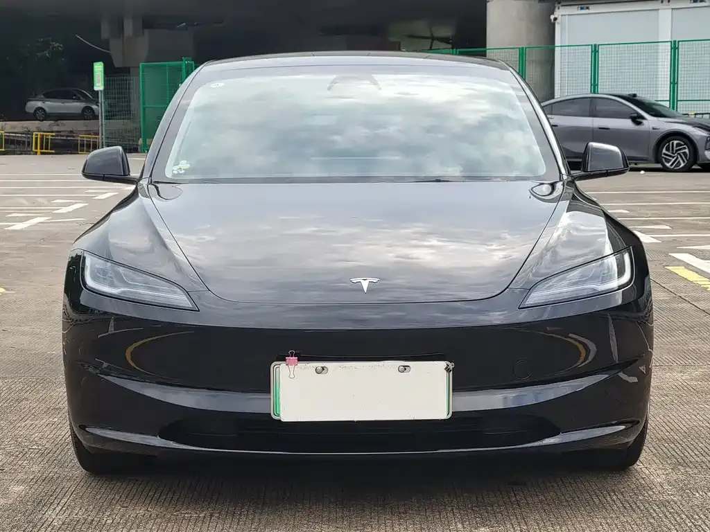 Tesla Model 3 — фото 5