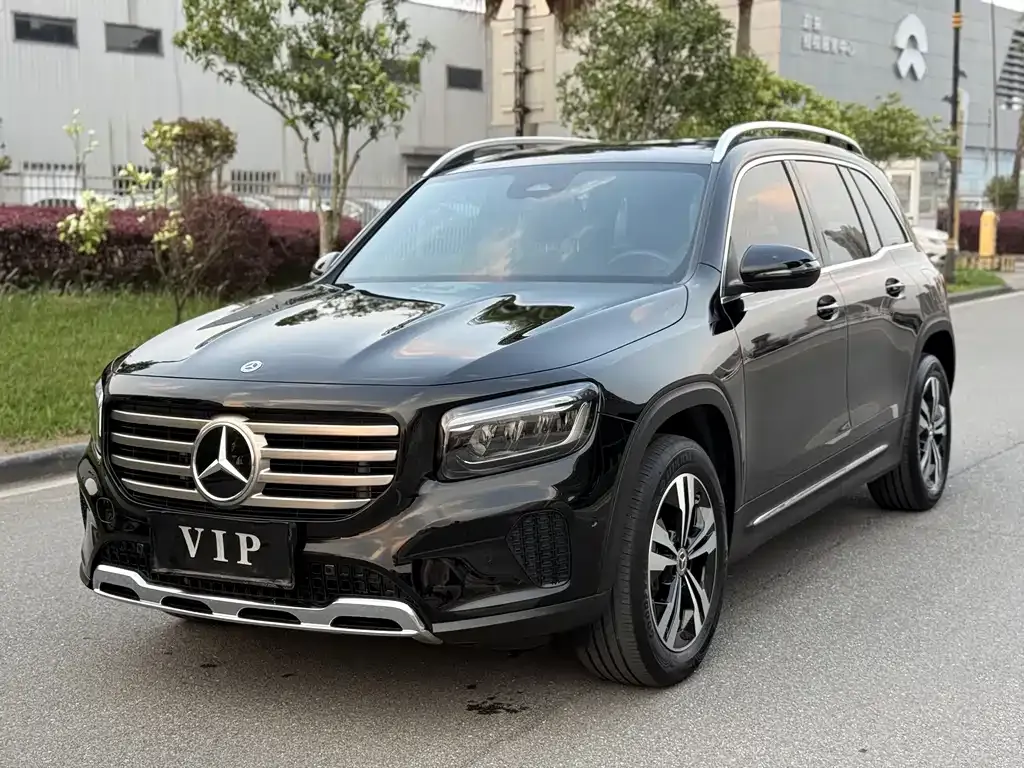 Mercedes-Benz GLB — фото 1