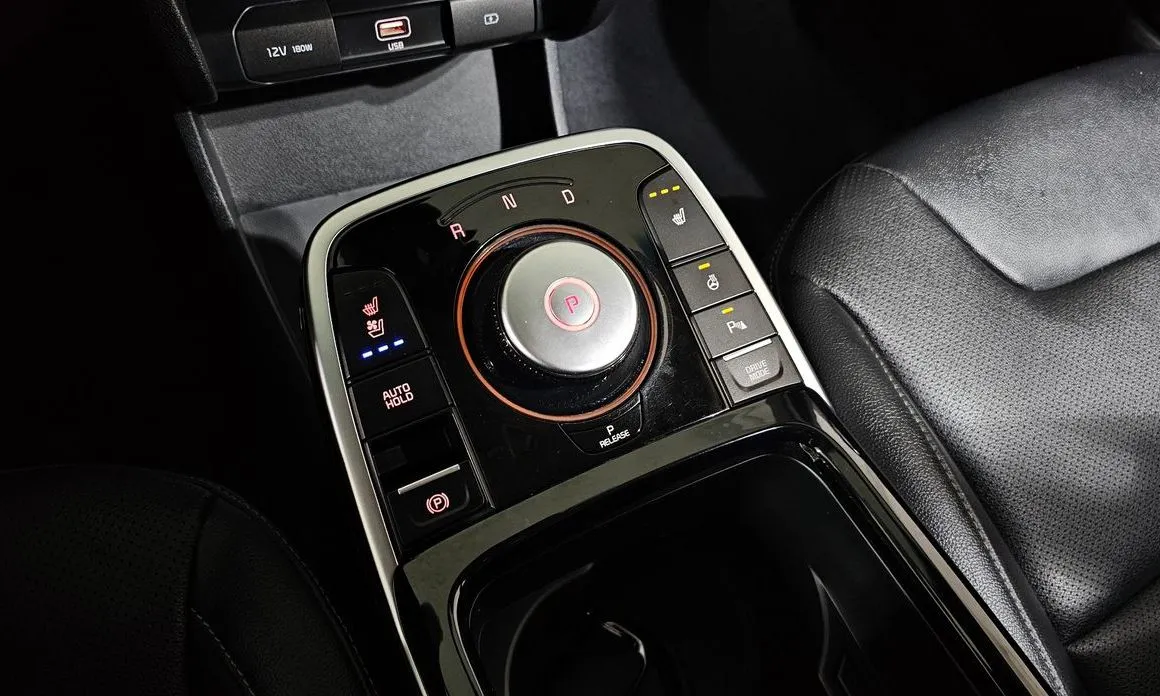 Kia Niro — фото 8