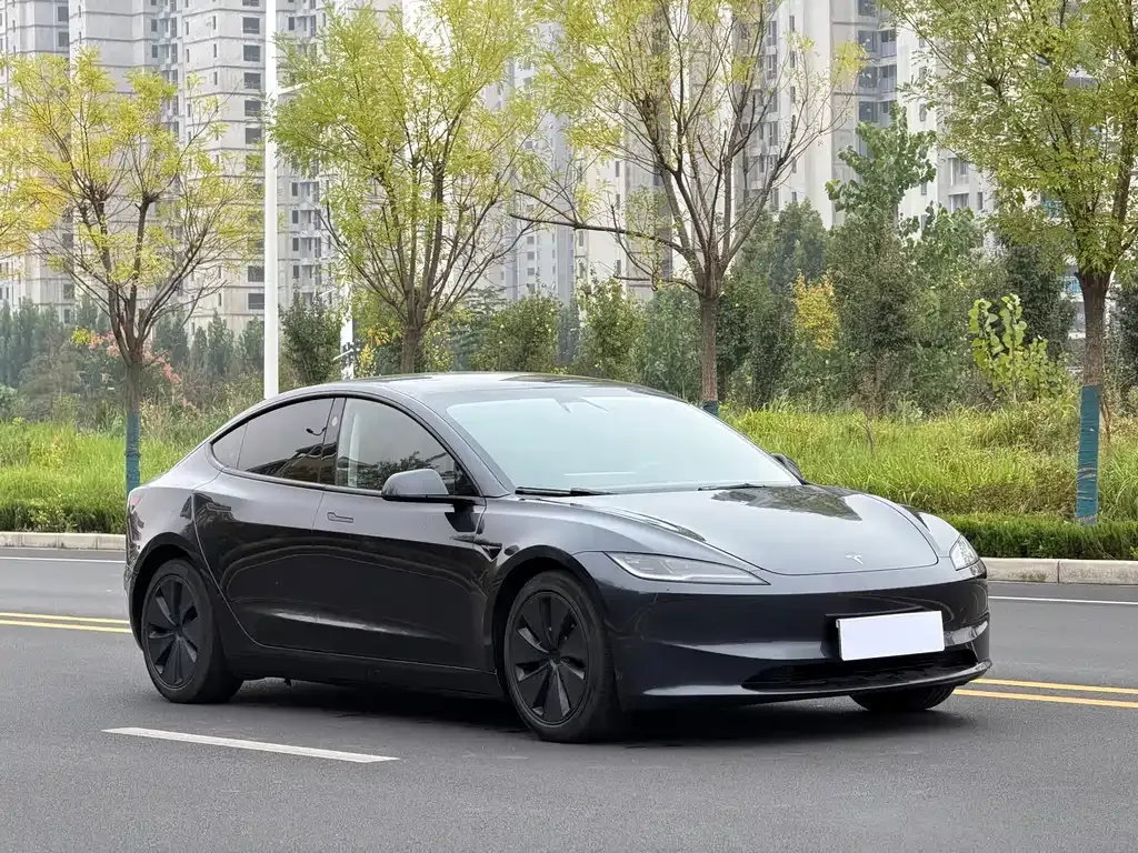 Tesla Model 3 — фото 5