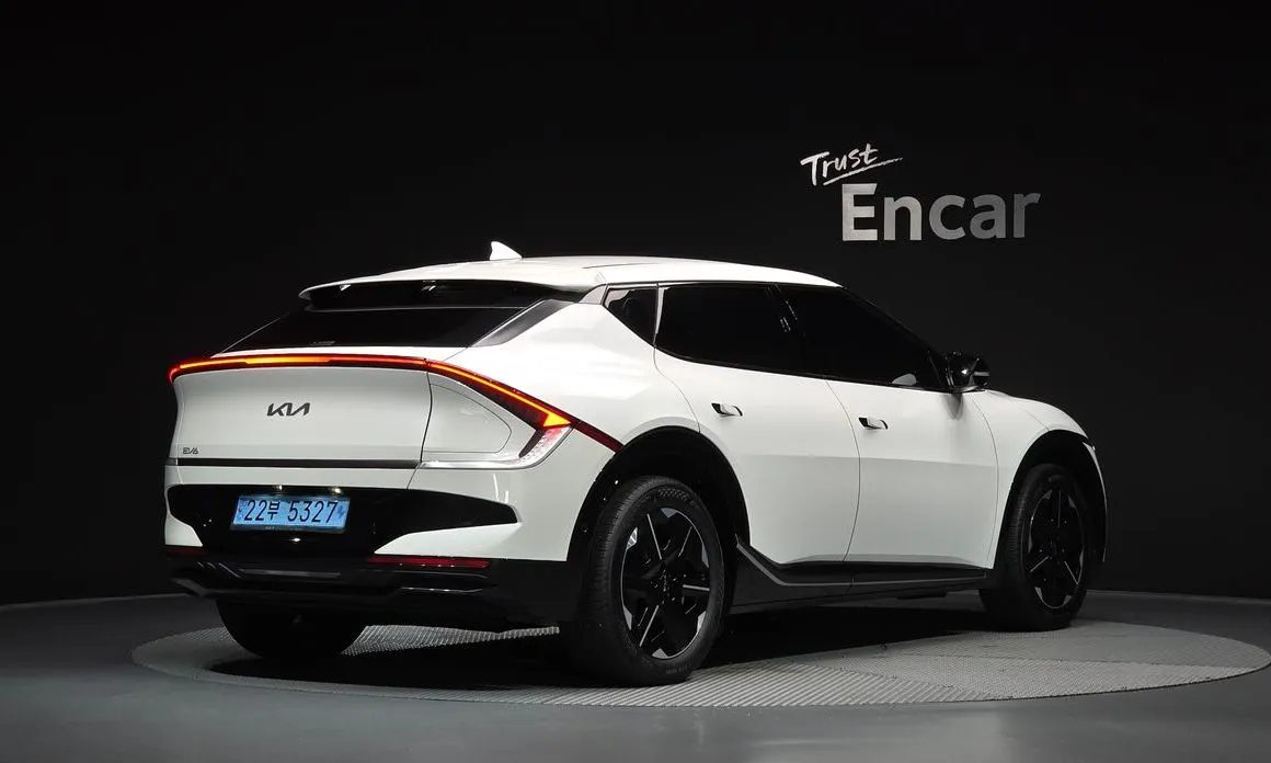 Kia EV6 — фото 8