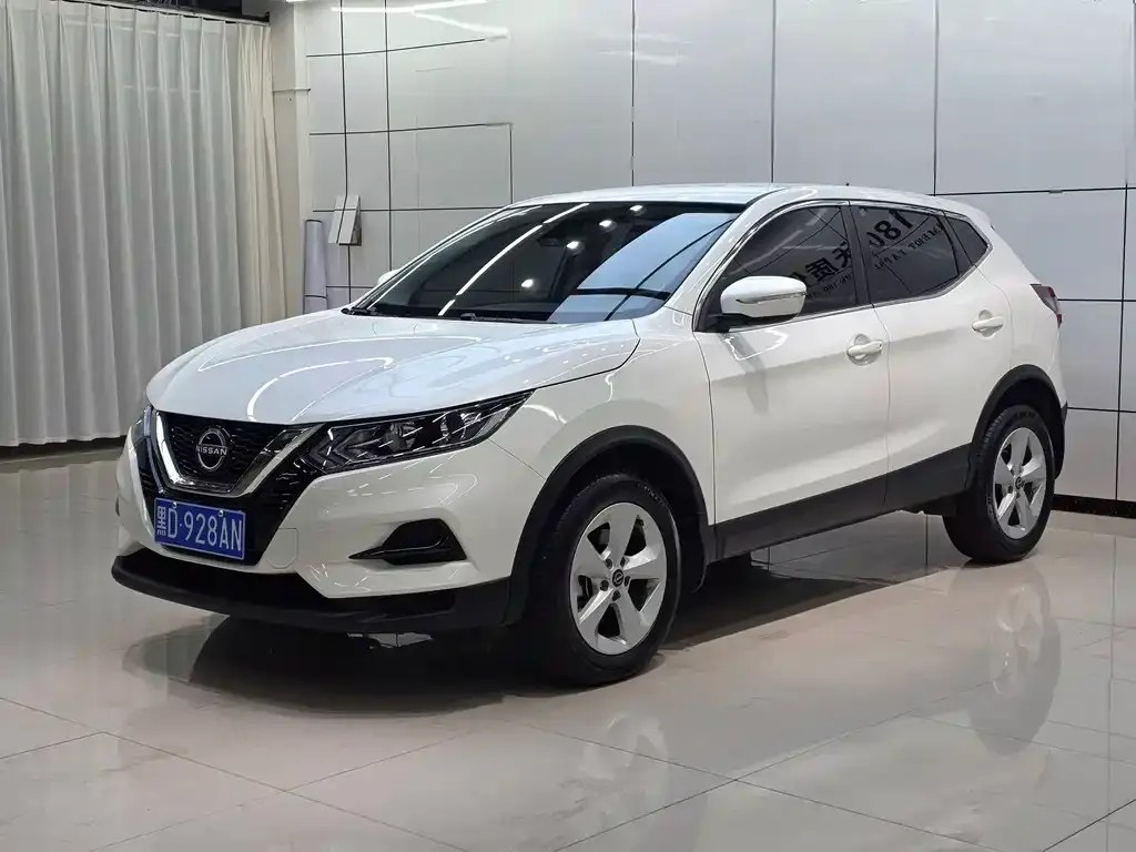 Nissan Qashqai — фото 1