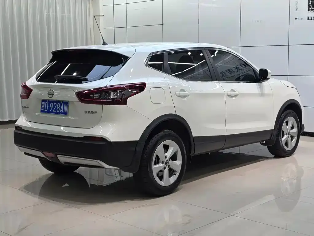 Nissan Qashqai — фото 4