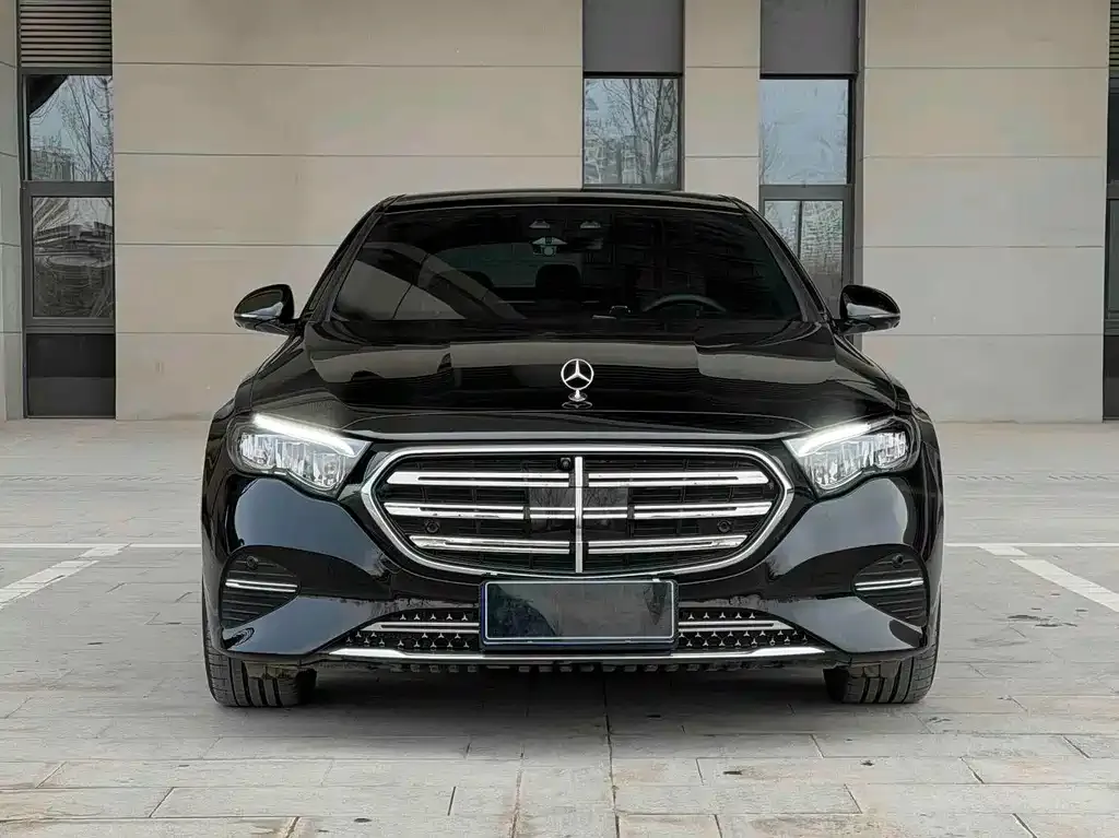 Mercedes-Benz E-Class — фото 10