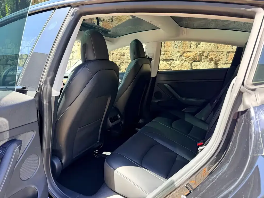 Tesla Model 3 — фото 5