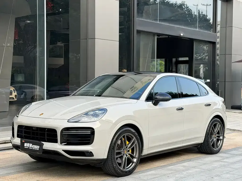 Porsche Cayenne — фото 1