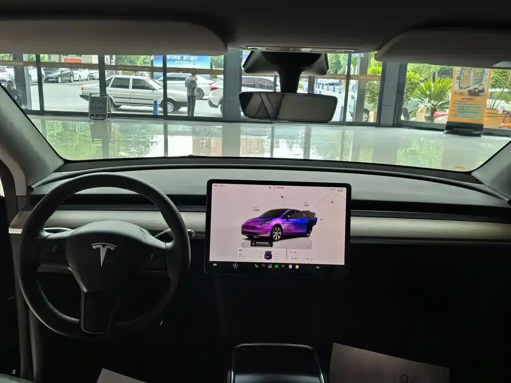 Tesla Model Y — фото 3