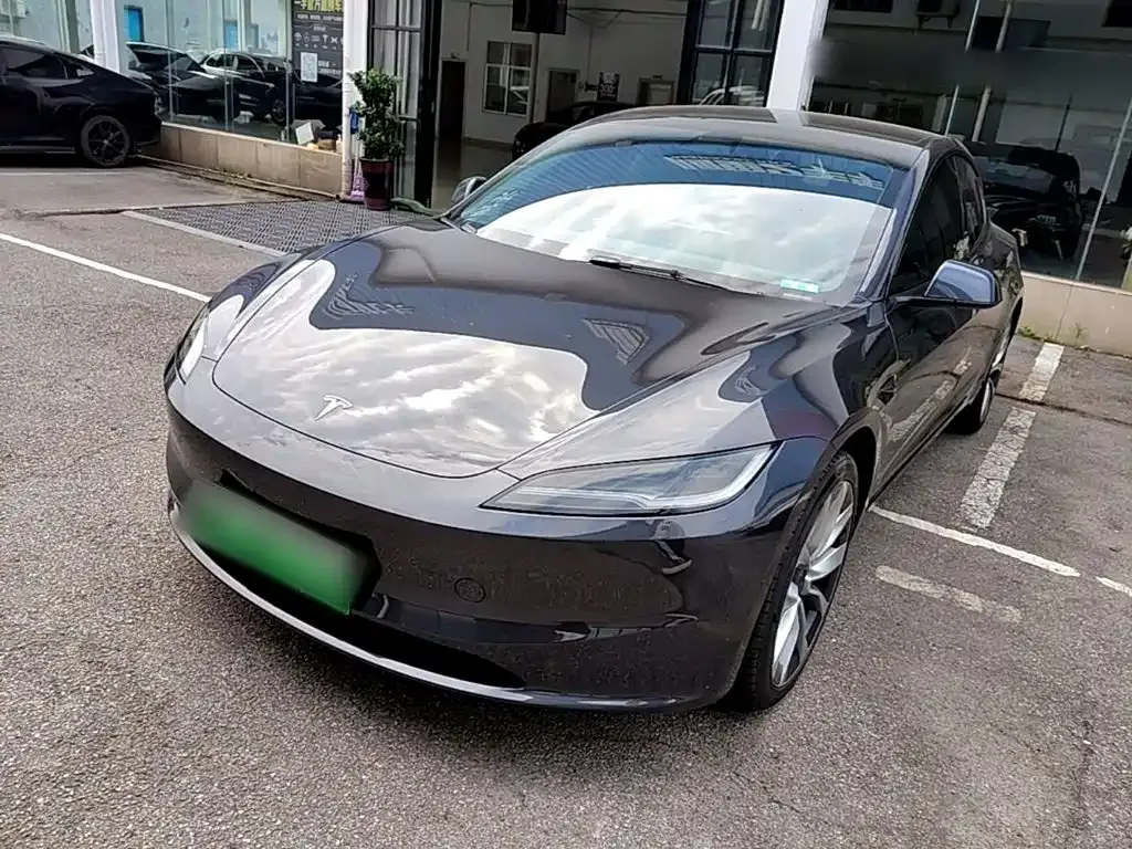 Tesla Model 3 — фото 5