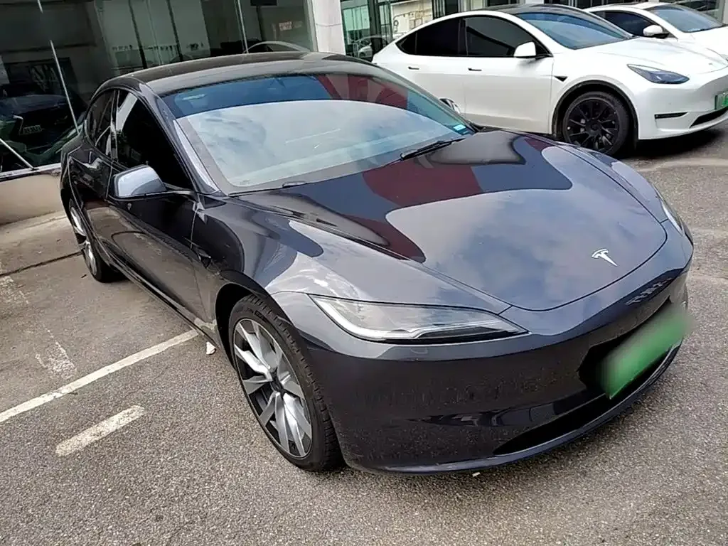 Tesla Model 3 — фото 9
