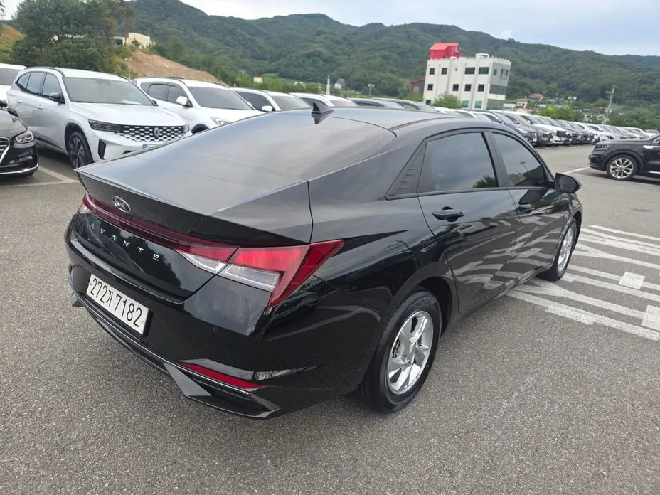 Hyundai AVANTE — фото 5