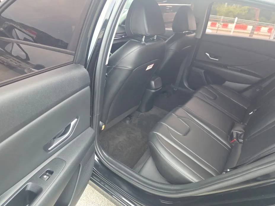 Hyundai AVANTE — фото 2