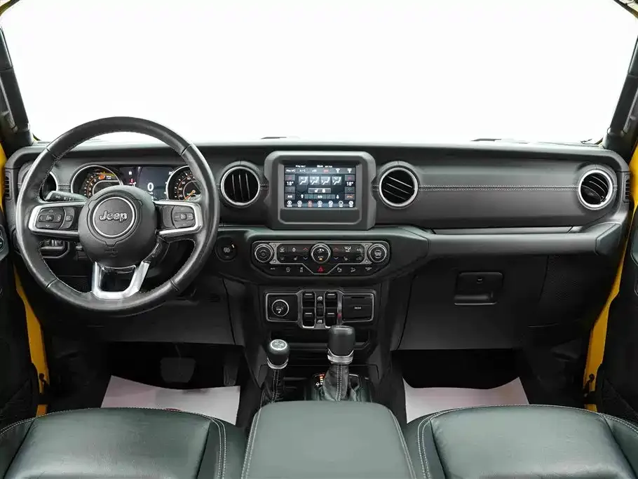 Jeep Wrangler — фото 9
