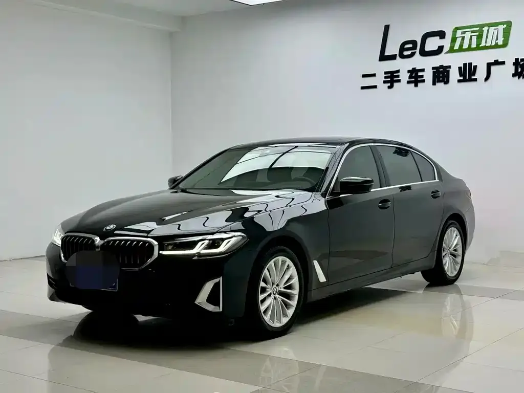 BMW 5 Series — фото 1