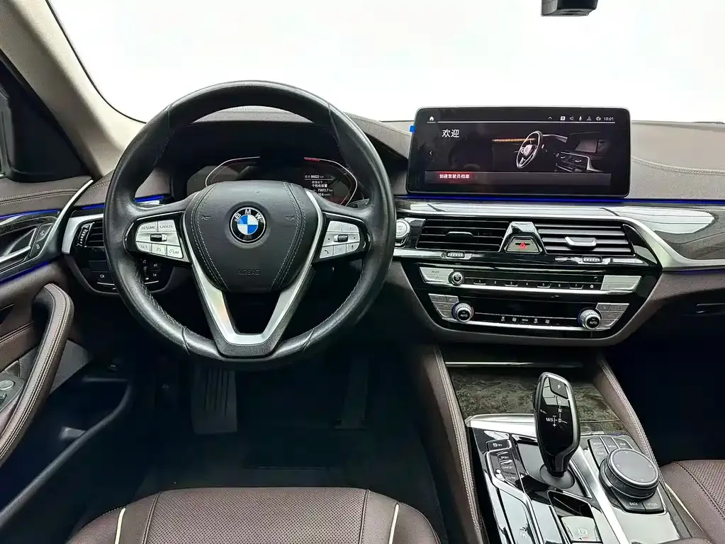 BMW 5 Series — фото 9