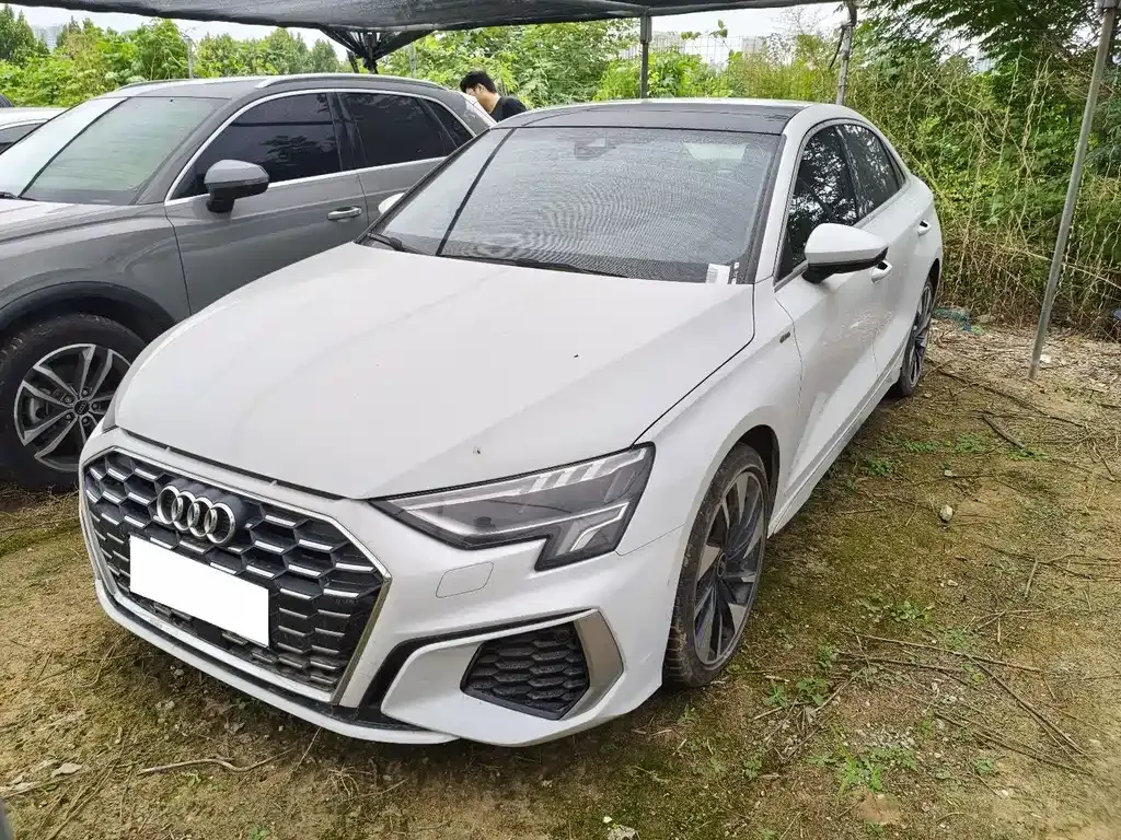 Audi A3 — фото 1