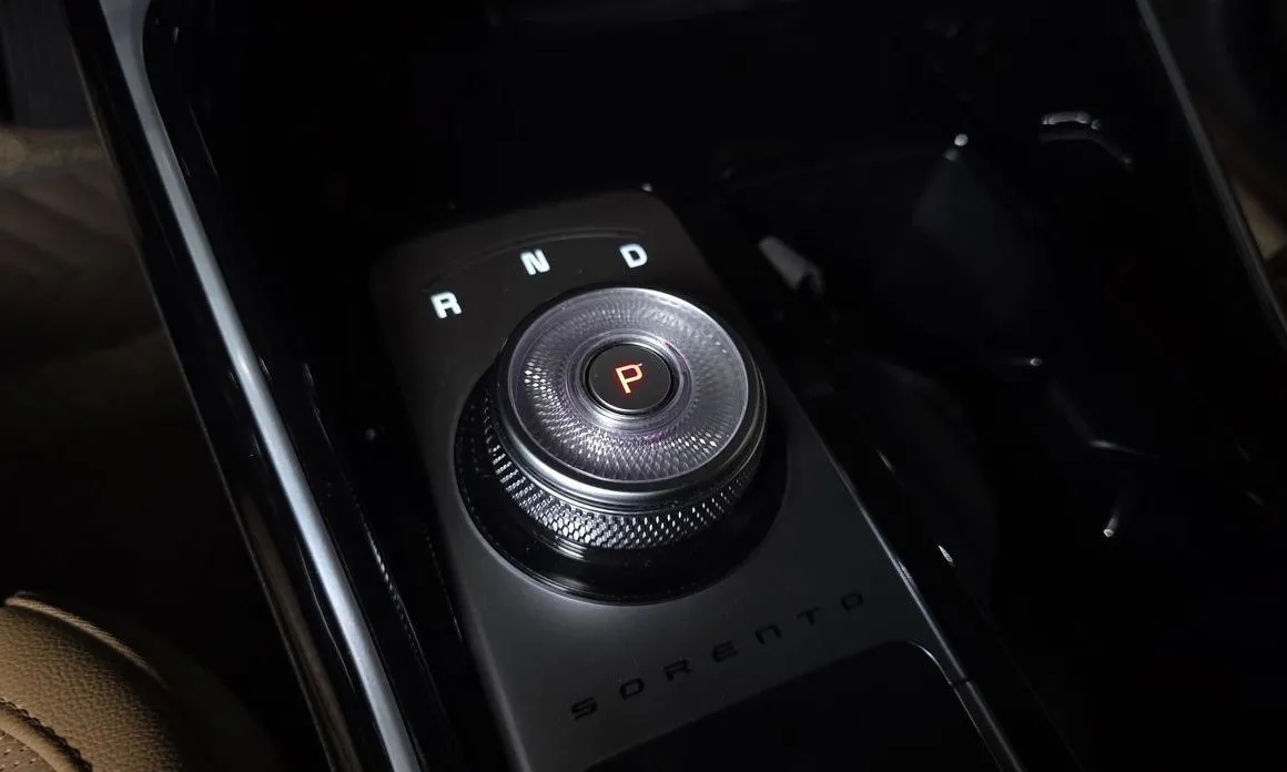 Kia Sorento — фото 6