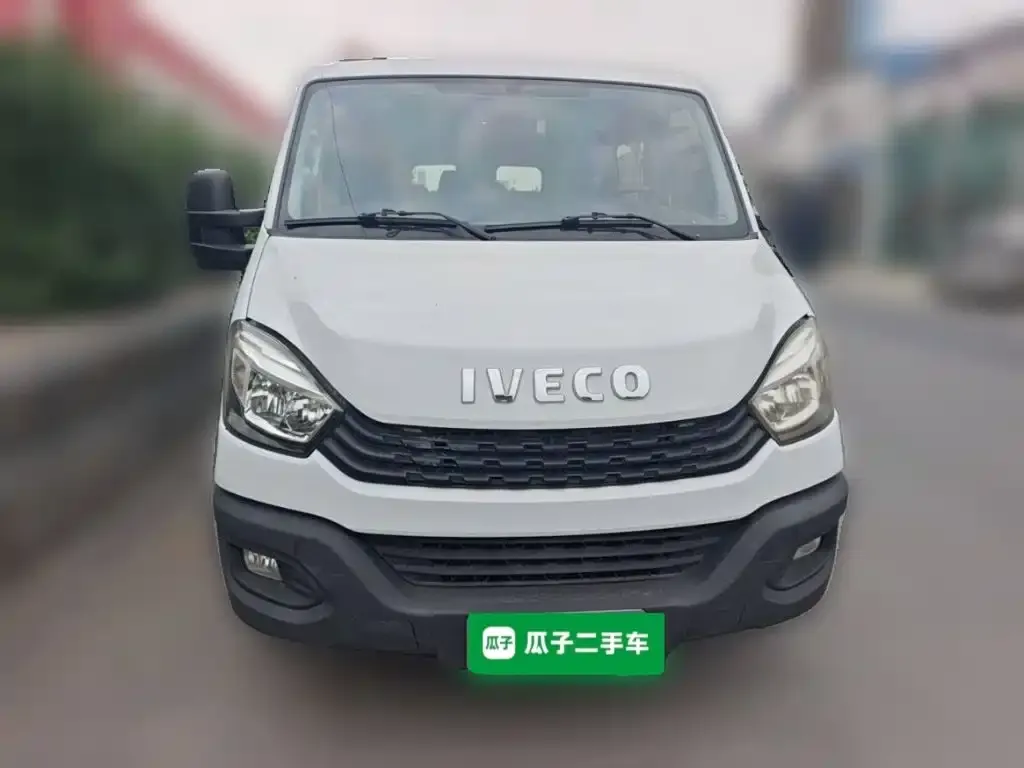 IVECO Ousheng — фото 4