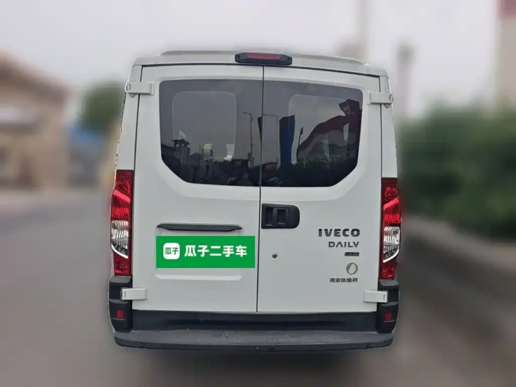 IVECO Ousheng — фото 3