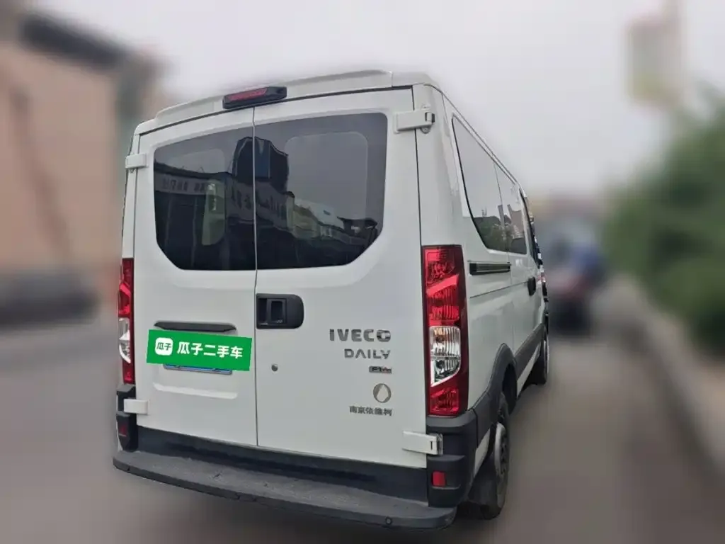 IVECO Ousheng — фото 10