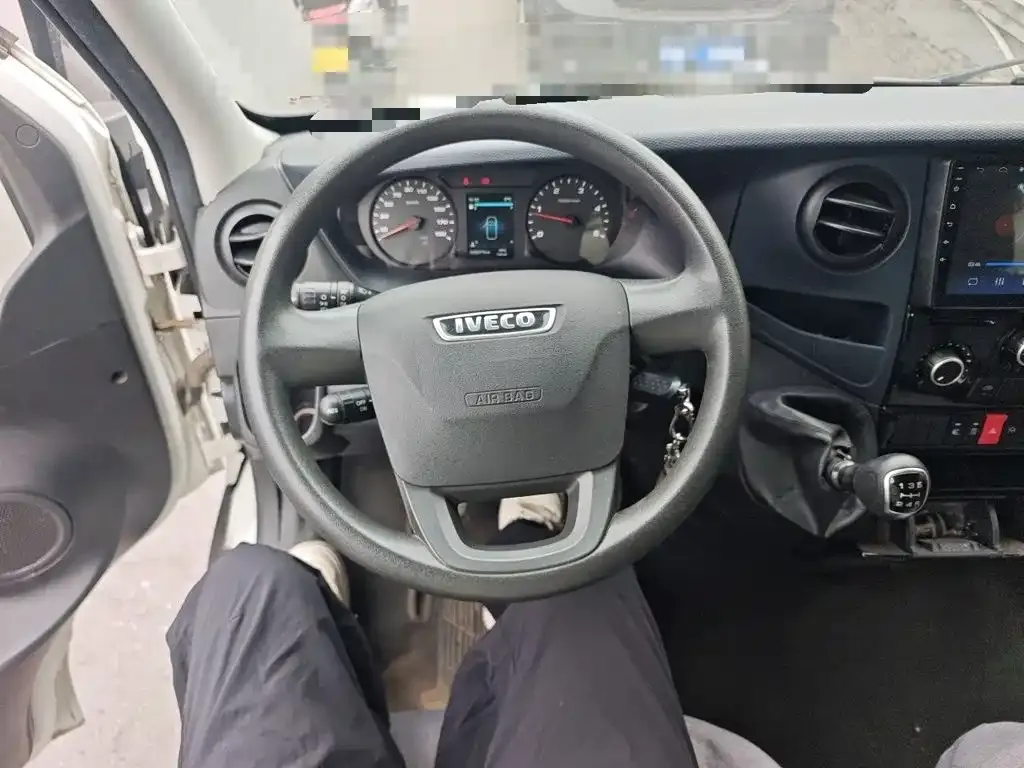 IVECO Ousheng — фото 7