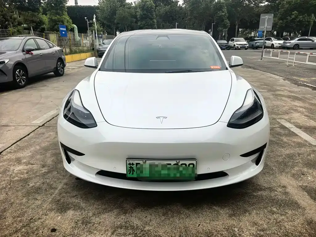Tesla Model 3 — фото 10