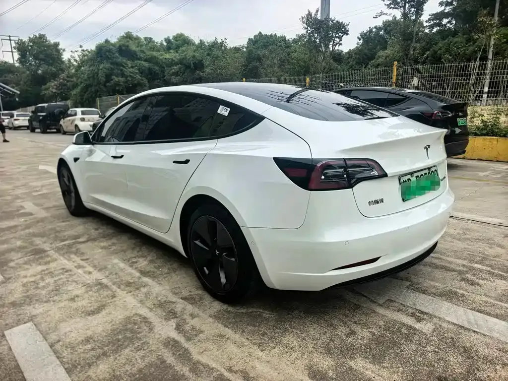 Tesla Model 3 — фото 6