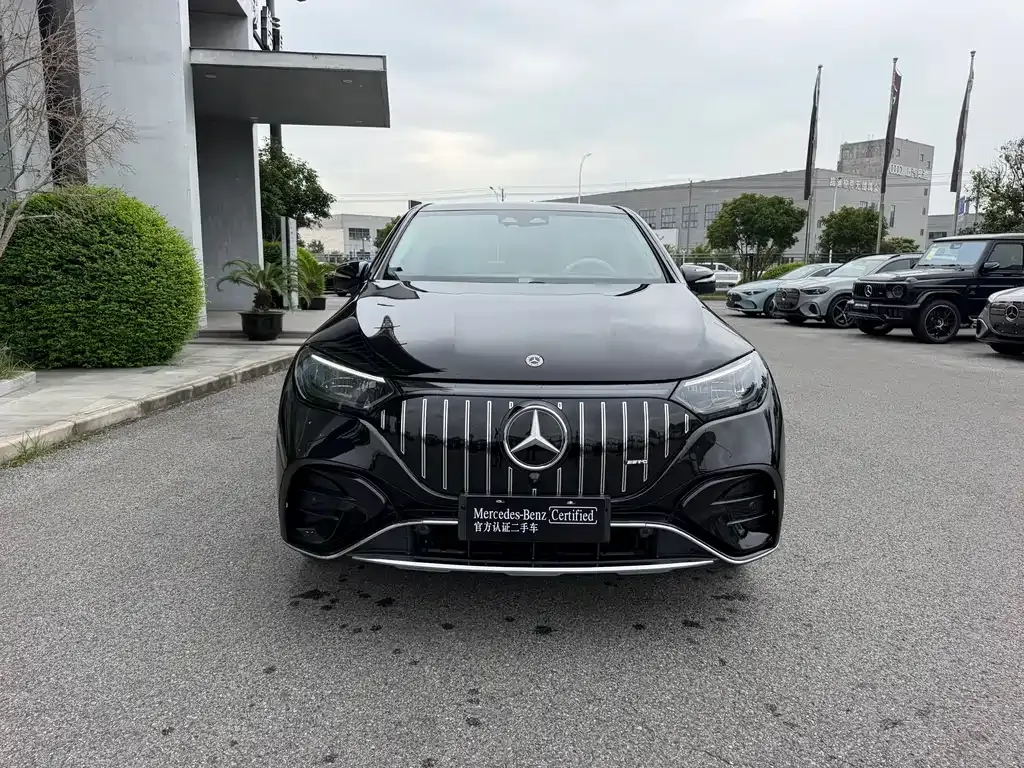 Mercedes-Benz EQE SUV — фото 3