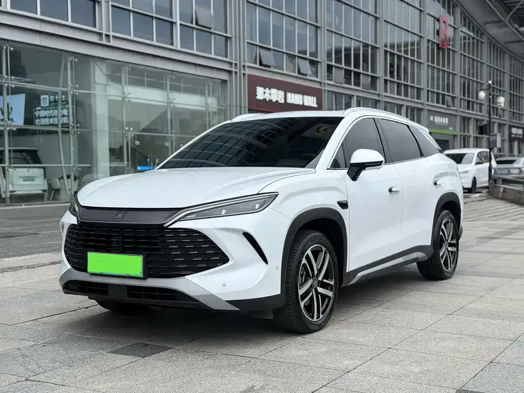 BYD L DM-i — фото 1