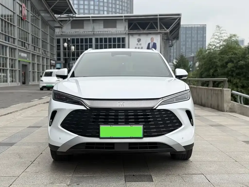 BYD L DM-i — фото 9