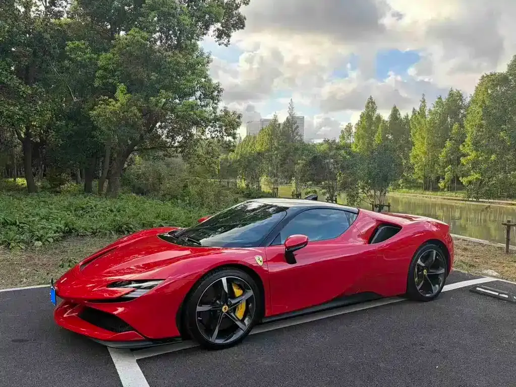 Ferrari SF90 — фото 1