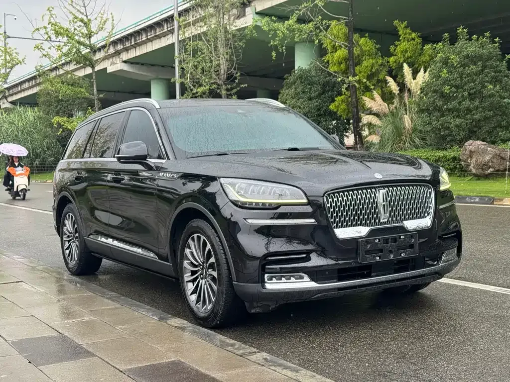 Lincoln Aviator — фото 9