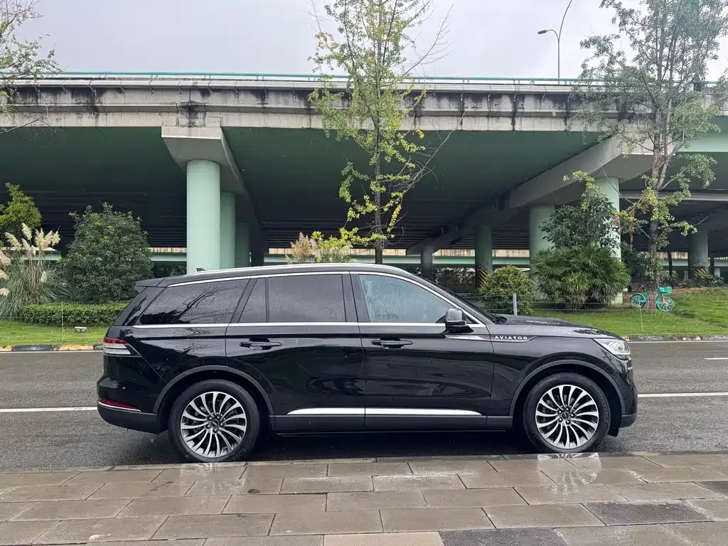Lincoln Aviator — фото 4