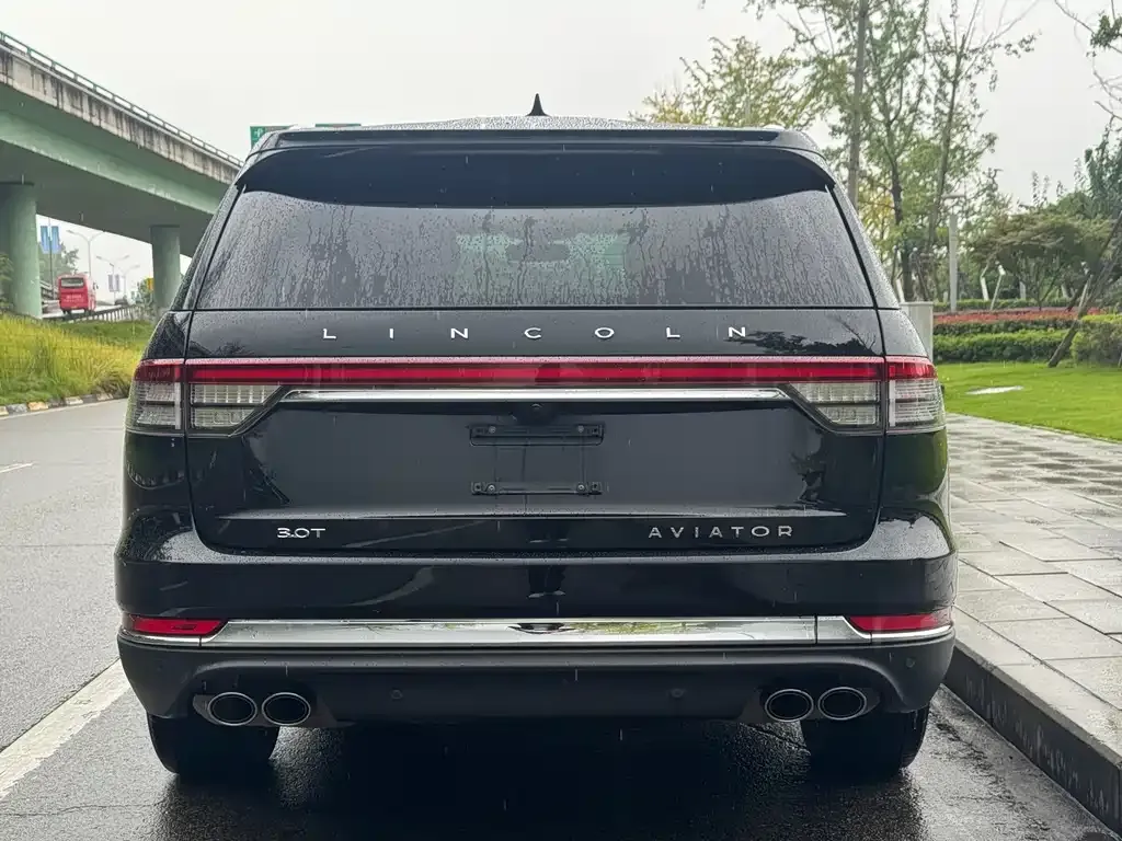 Lincoln Aviator — фото 10