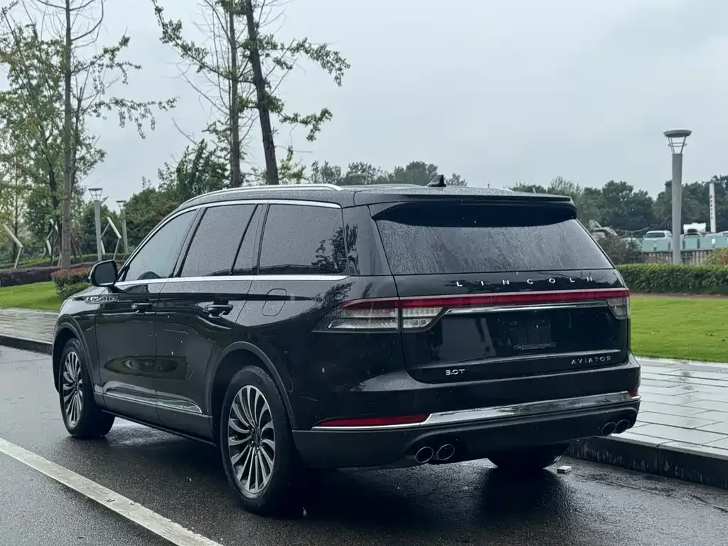 Lincoln Aviator — фото 5