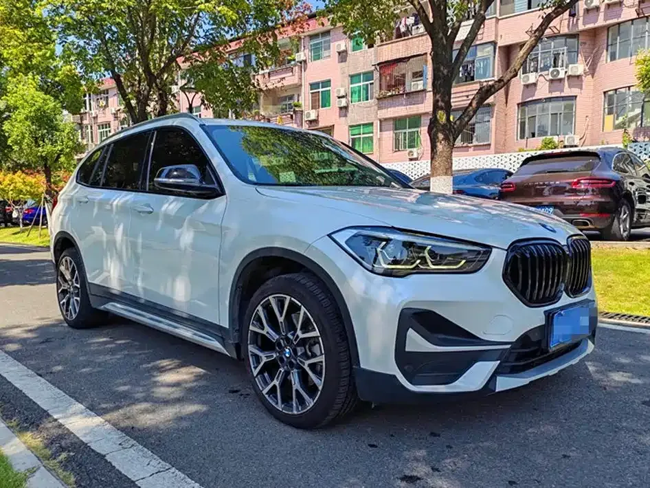 BMW X1 — фото 8