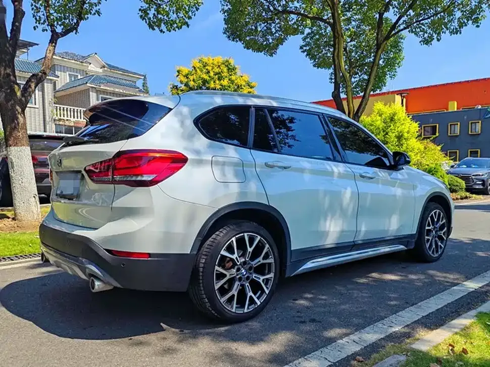 BMW X1 — фото 7