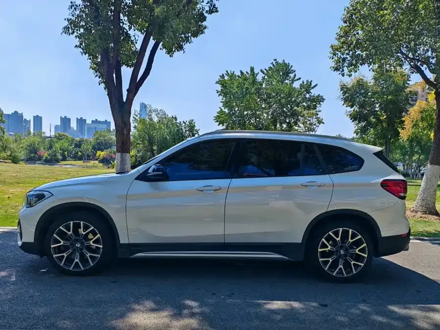 BMW X1 — фото 5