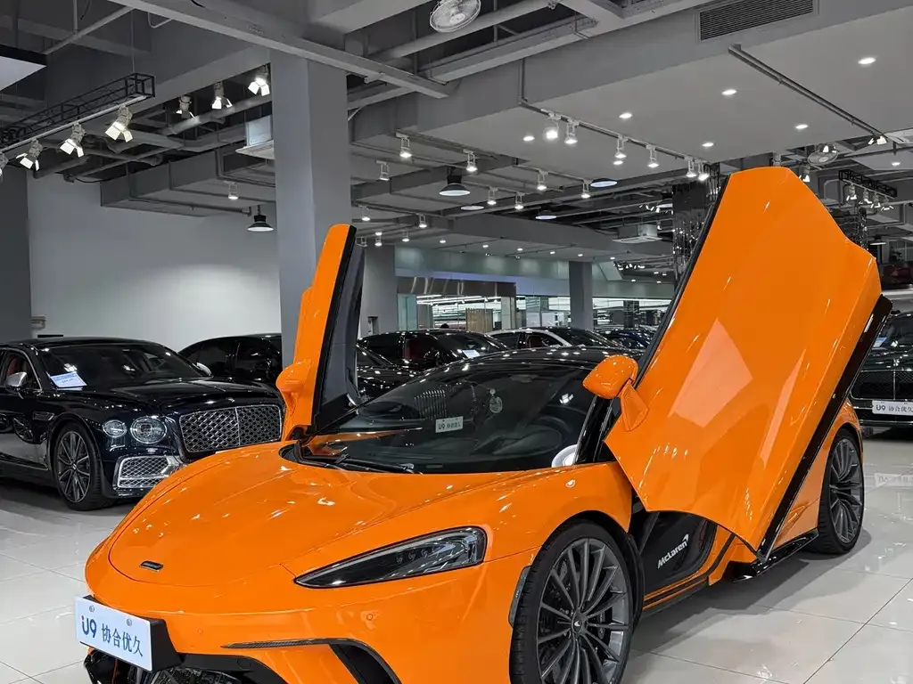 McLaren GT — фото 1