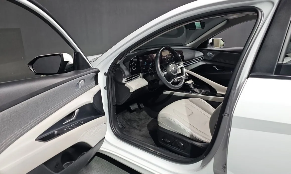 Hyundai AVANTE — фото 3