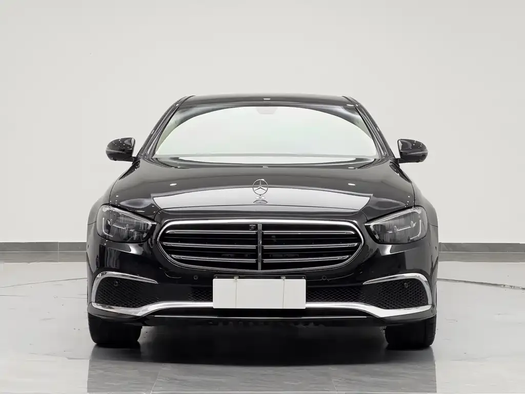 Mercedes-Benz E-Class — фото 9
